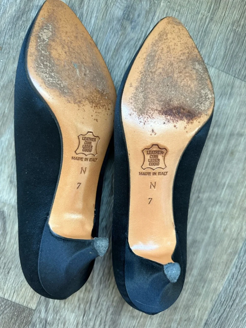 Yves Saint Laurent Vintage Satin Pumps Black Gold Leather Interior Size 7N - Picture 12 of 12